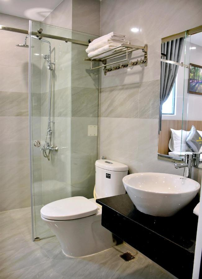 รอยัล ปาล์ม โฮเต็ล Hotel ตวีฮหว่า ภายนอก รูปภาพ